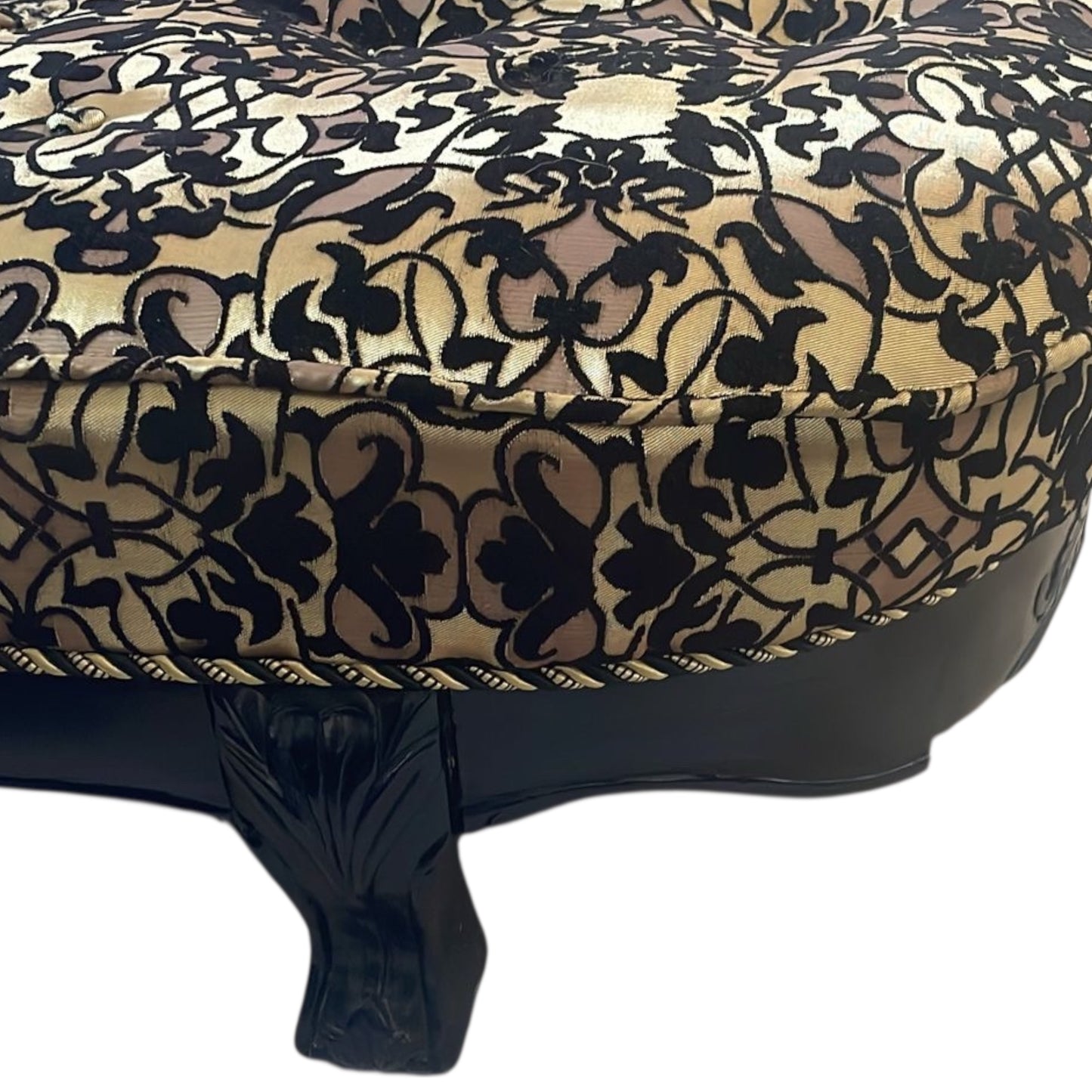 Château-Chaiselongue: Luxusliege aus Massivholz – Dunkel Finish mit Goldfaden-Bezug