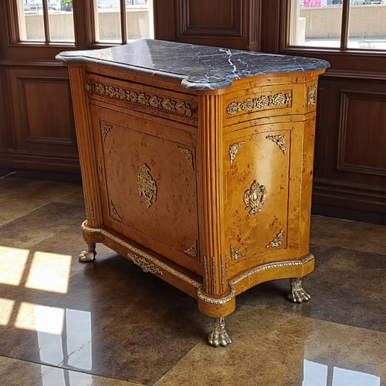 Barock Kommode elegant – Massivholz, vergoldet & Marmor