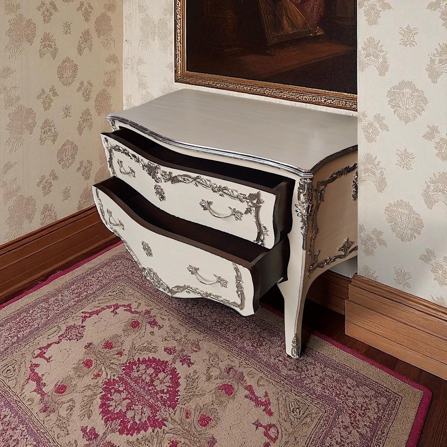 Eindrucksvolle Barock Kommode – Creme & Silber, Massivholz, Château-Stili