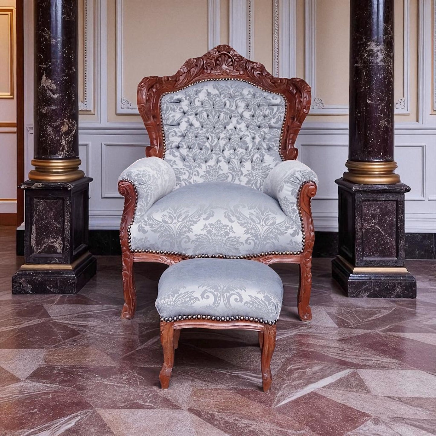 Thron-Sessel Barock: Monumentales Sessel-Ensemble – Dunkles Holz mit Barockstoff