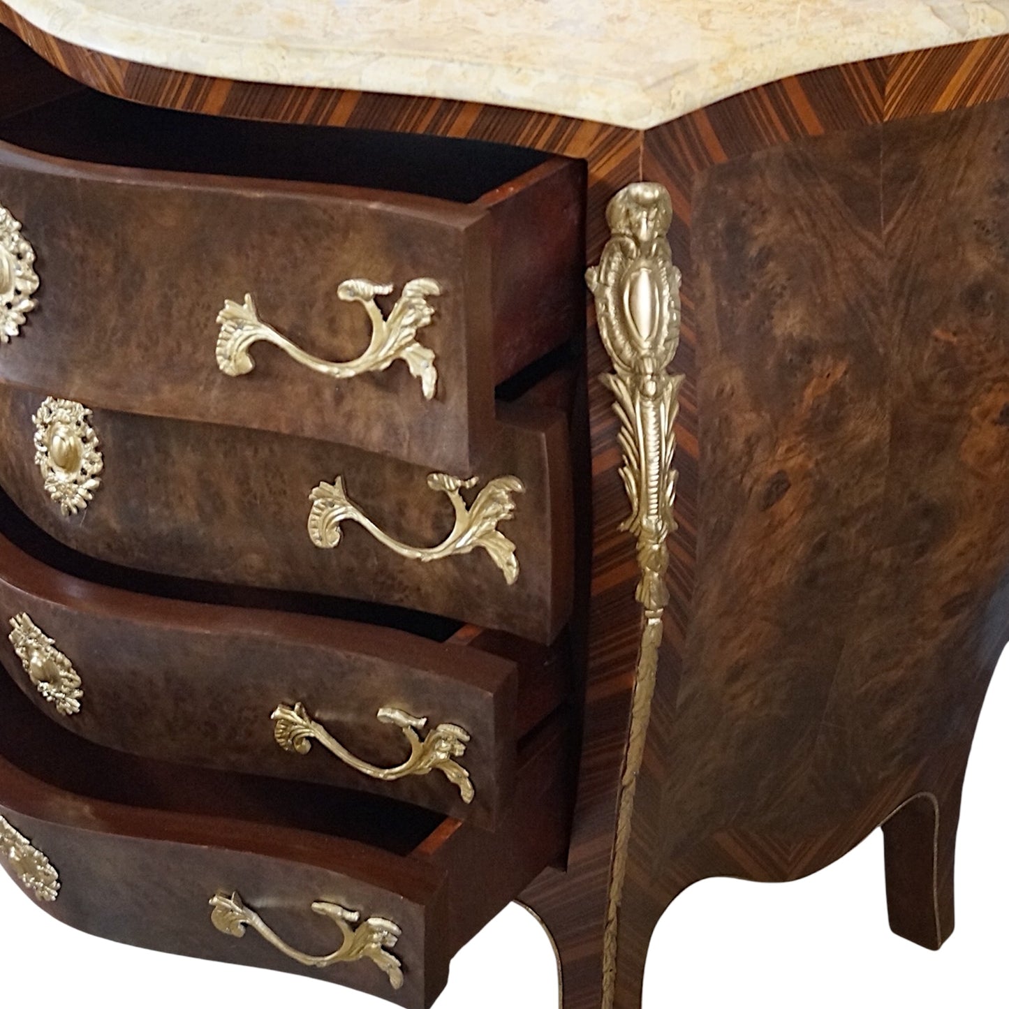 Exklusive Barock Kommode - Massivholz & Bronze-Details – Prunkvoll & Handgefertigt